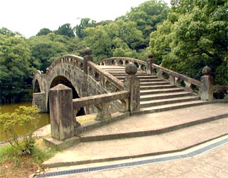 諫早眼鏡橋は欄干や擬宝珠も美しい